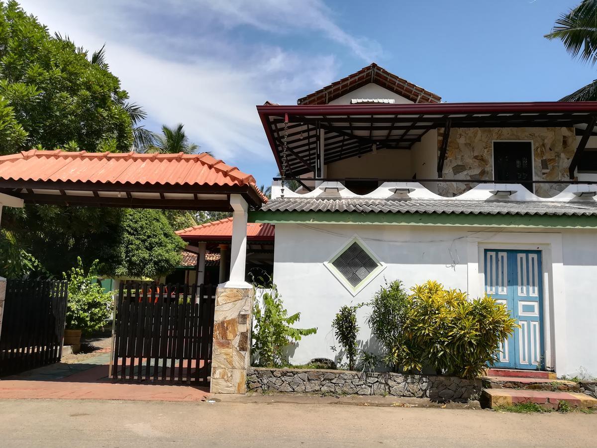 Hotel Sandara Tangalle Buitenkant foto
